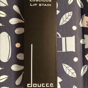 Doucce- Lip Stain in Dark Lust